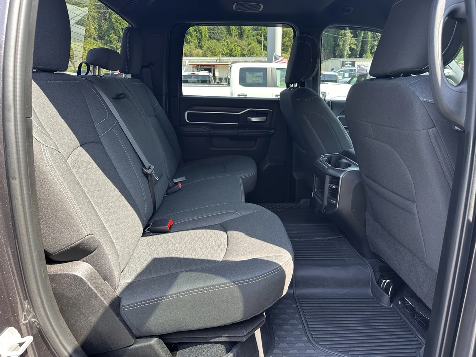 2025 Ram 3500 - Image 17 of 31