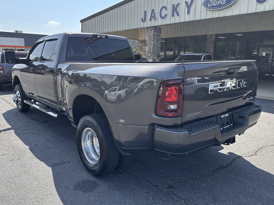 2025 Ram 3500 - Image 8 of 31