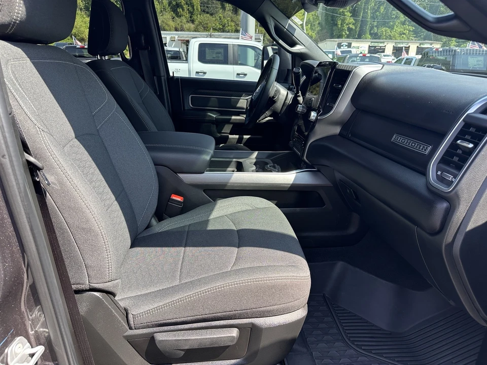 2025 Ram 3500 - Image 15 of 31