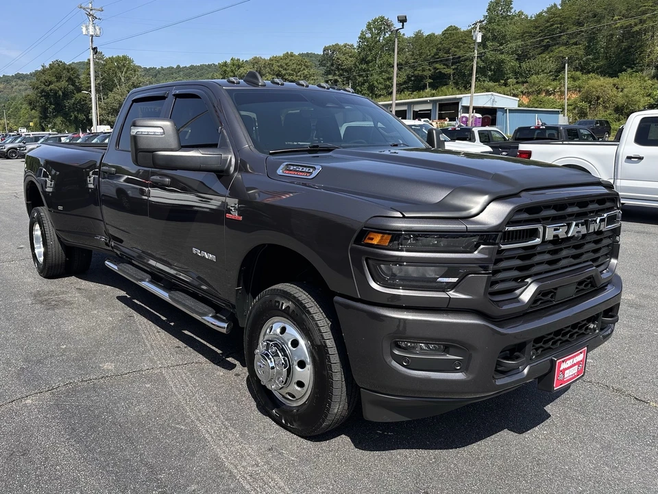 2025 Ram 3500 - Image 4 of 31