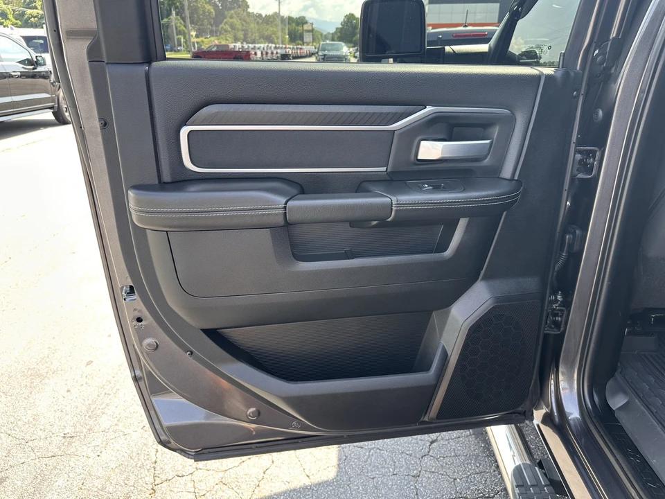 2025 Ram 3500 - Image 12 of 31