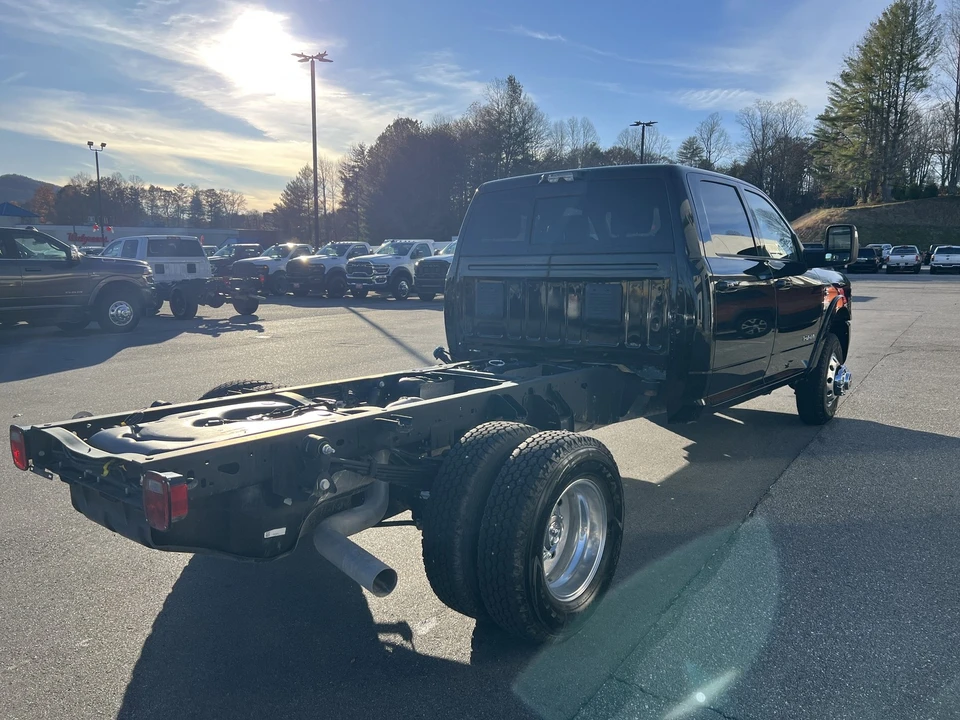 2025 Ram 3500 - Image 3 of 12