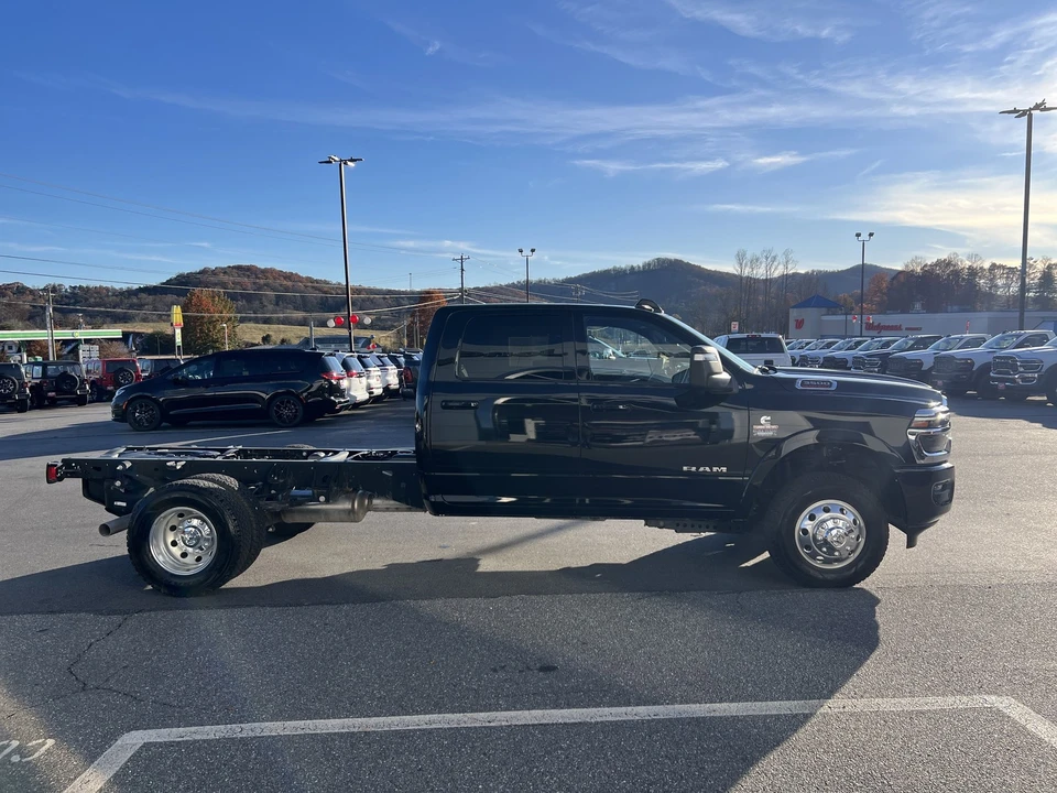 2025 Ram 3500 - Image 4 of 12