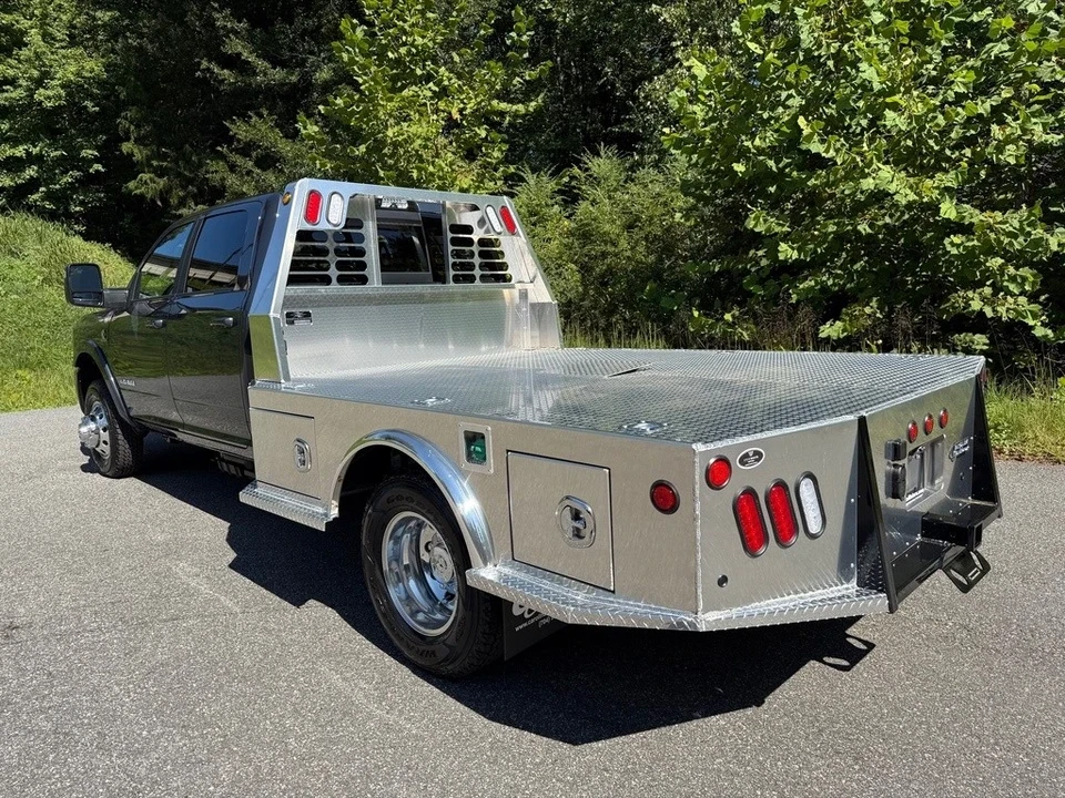 2025 Ram 3500 - Image 12 of 21