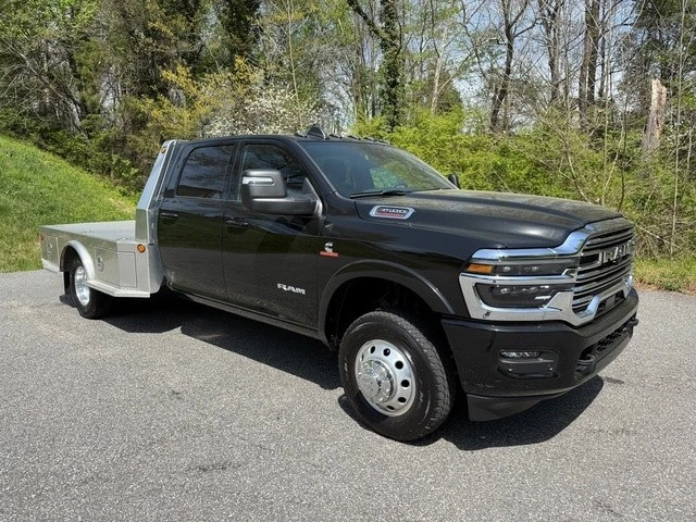 2025 Ram 3500 - Image 4 of 31