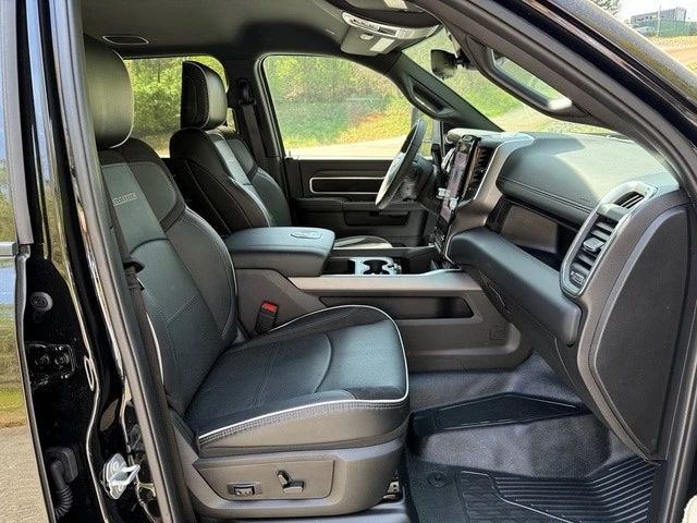 2025 Ram 3500 - Image 22 of 31