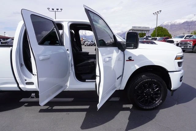 2025 Ram 3500 - Image 27 of 31