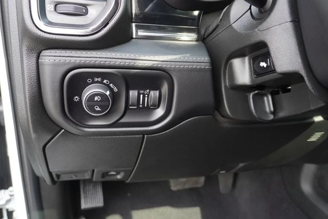2025 Ram 3500 - Image 30 of 31
