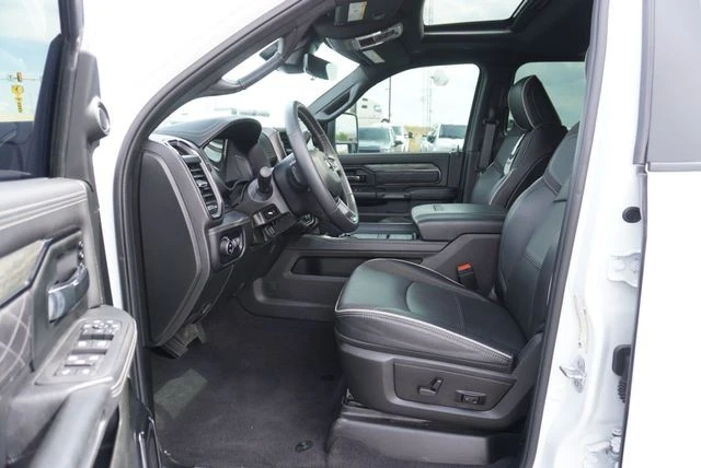 2025 Ram 3500 - Image 22 of 31