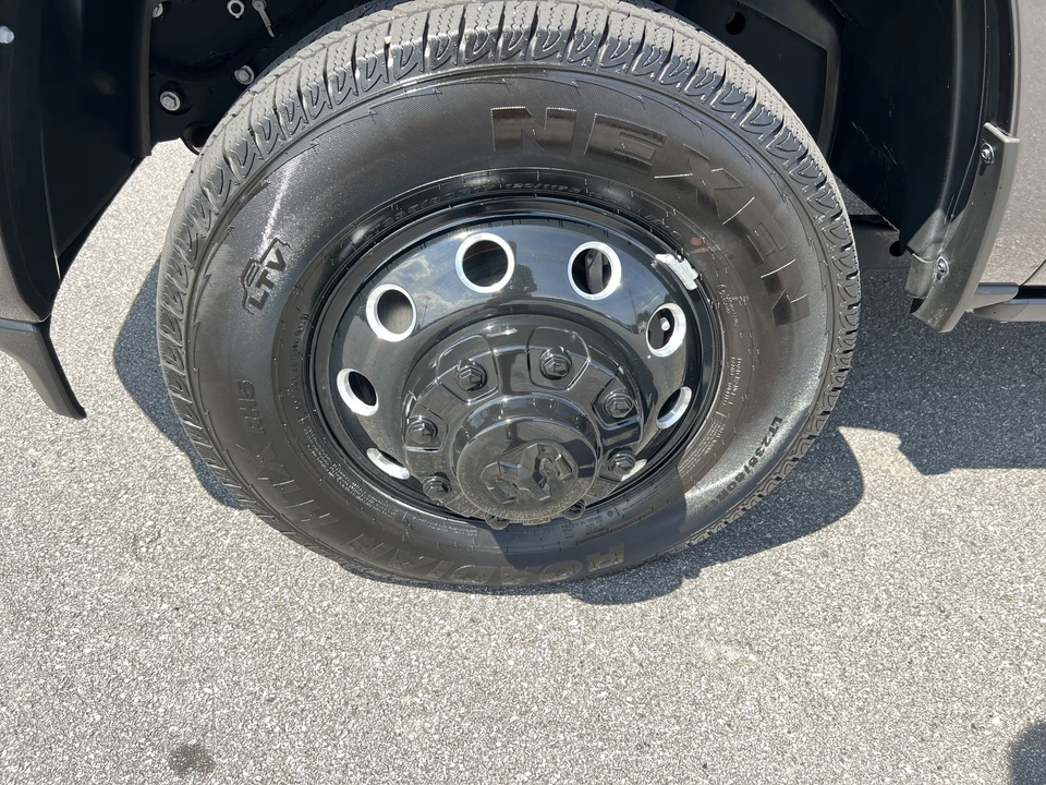 2025 Ram 3500 - Image 16 of 31