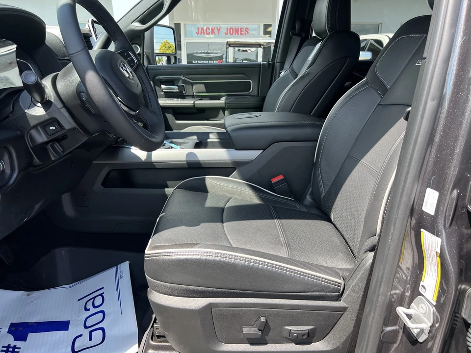 2025 Ram 3500 - Image 28 of 31