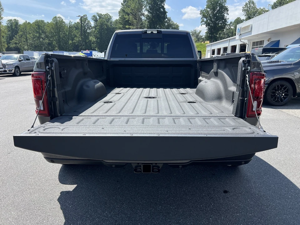 2025 Ram 3500 - Image 11 of 31