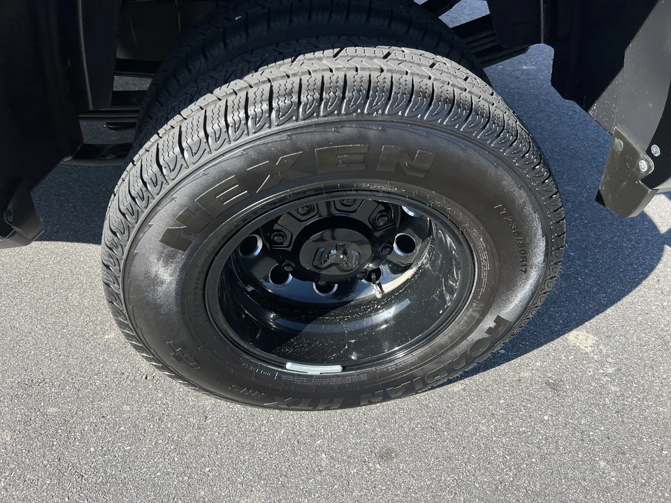 2025 Ram 3500 - Image 14 of 31