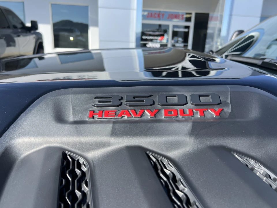 2025 Ram 3500 - Image 7 of 31
