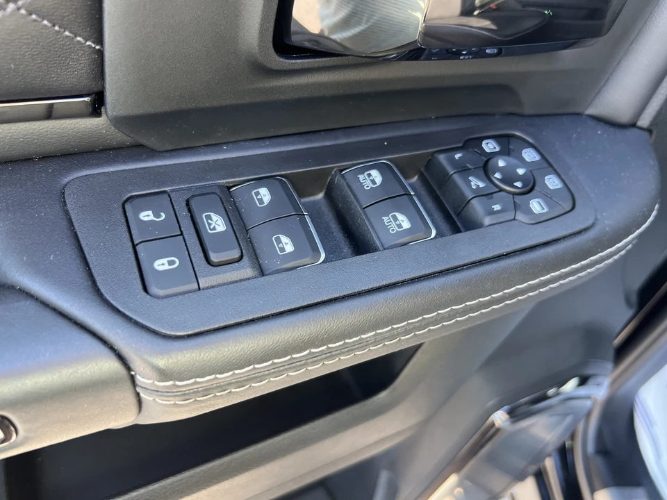 2025 Ram 3500 - Image 24 of 31