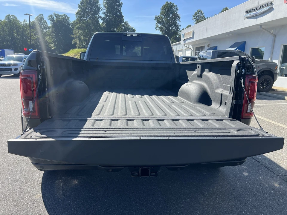 2025 Ram 3500 - Image 11 of 31