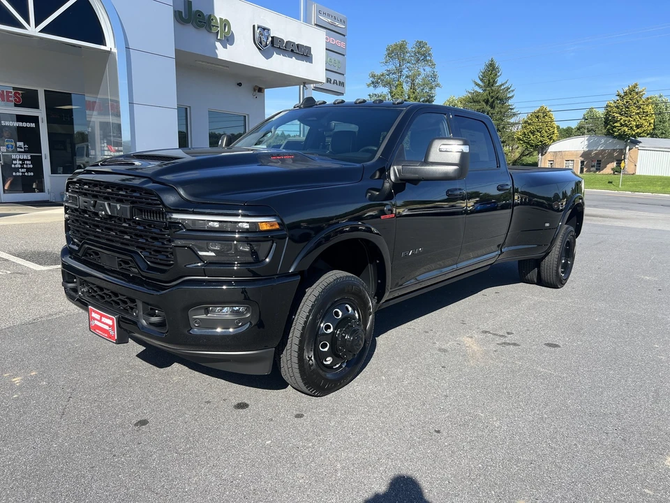 2025 Ram 3500 - Image 6 of 31