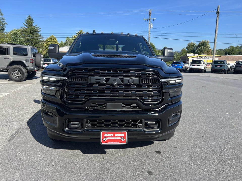 2025 Ram 3500 - Image 5 of 31