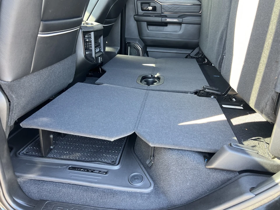 2025 Ram 3500 - Image 18 of 31