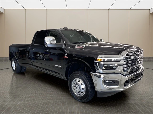 2025 Ram 3500 - Image 7 of 12