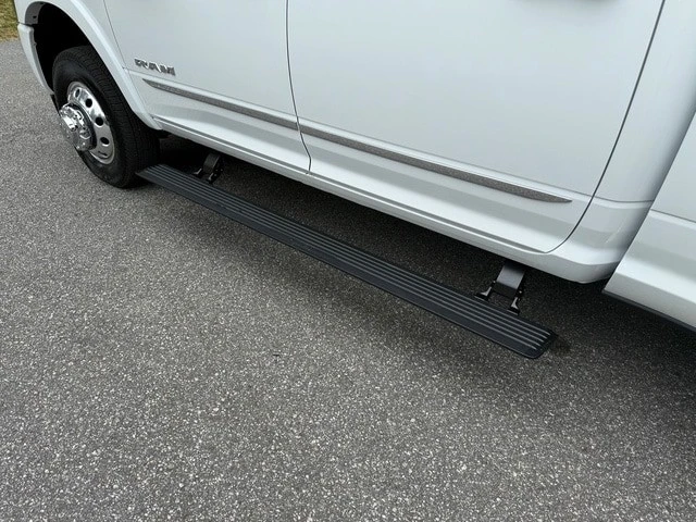 2025 Ram 3500 - Image 13 of 21