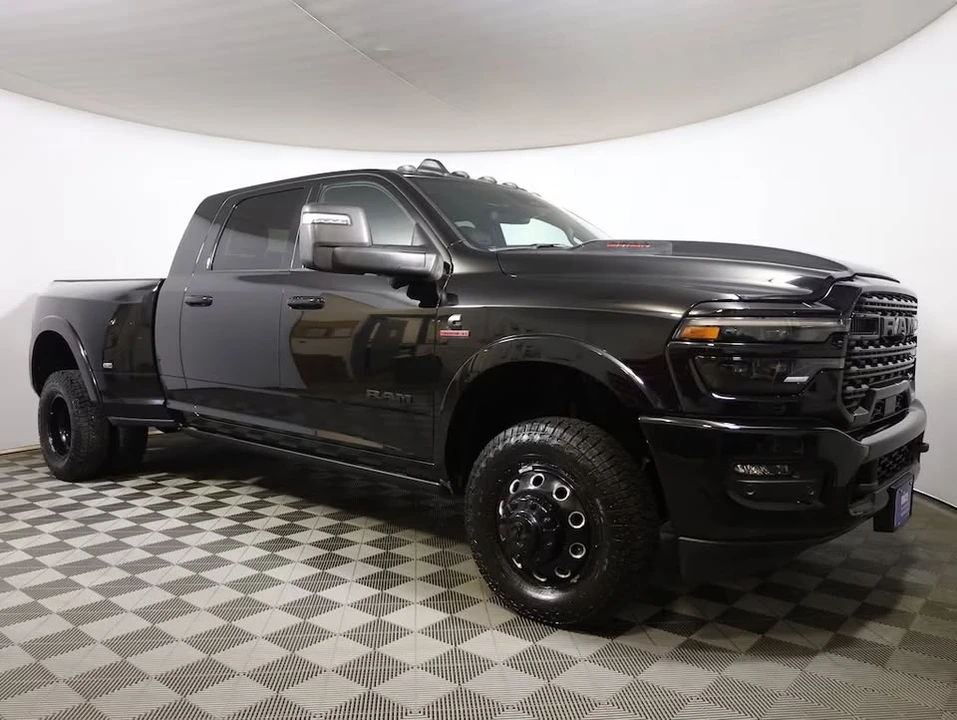 2025 Ram 3500 - Image 5 of 13