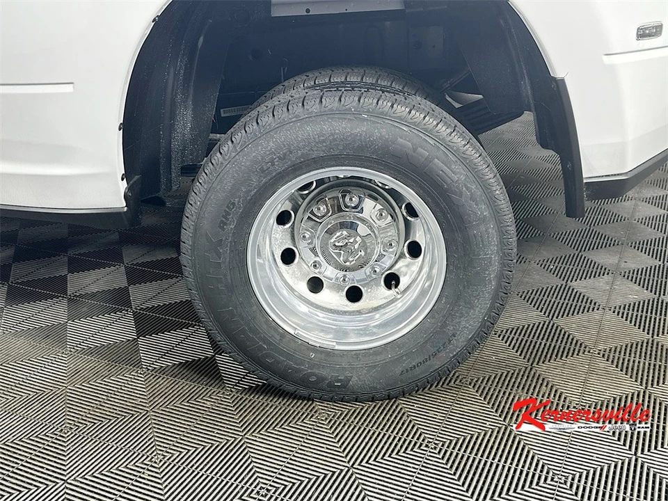 2025 Ram 3500 - Image 17 of 21