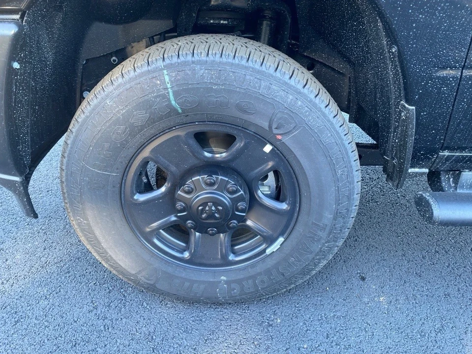 2025 Ram 3500 - Image 9 of 12