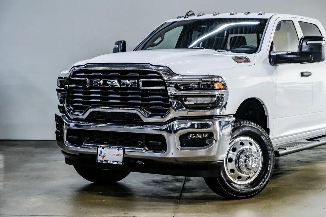2025 Ram 3500 - Image 7 of 12