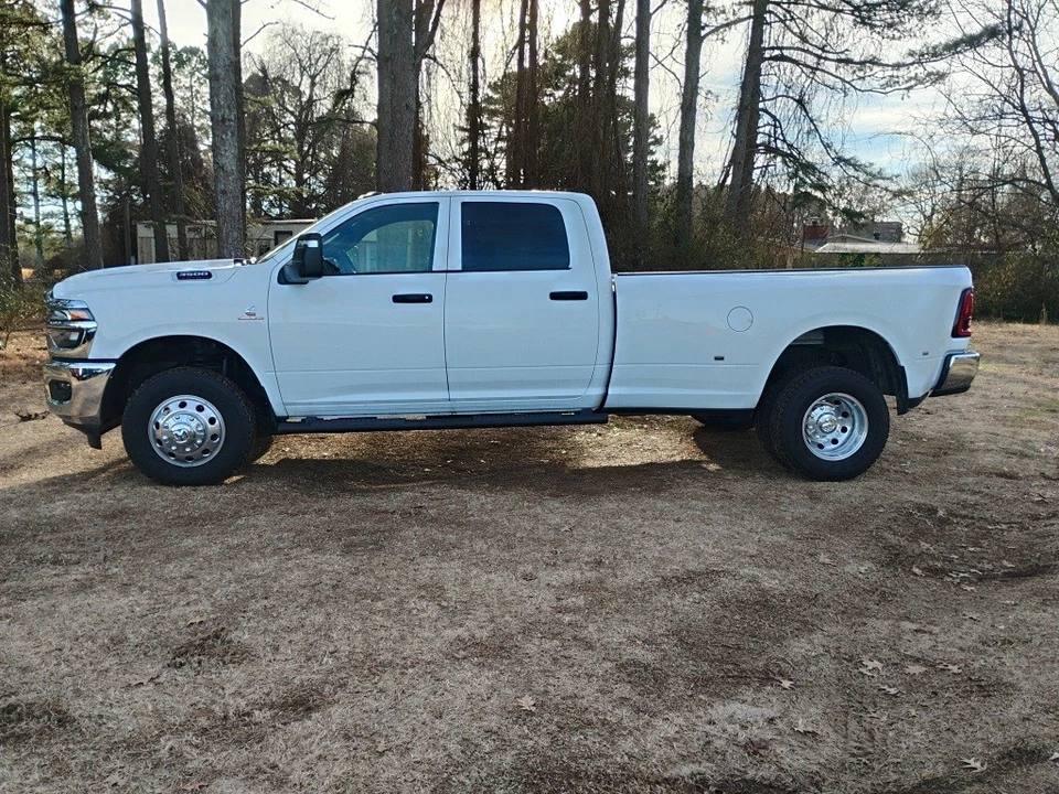 2025 Ram 3500 - Image 8 of 12
