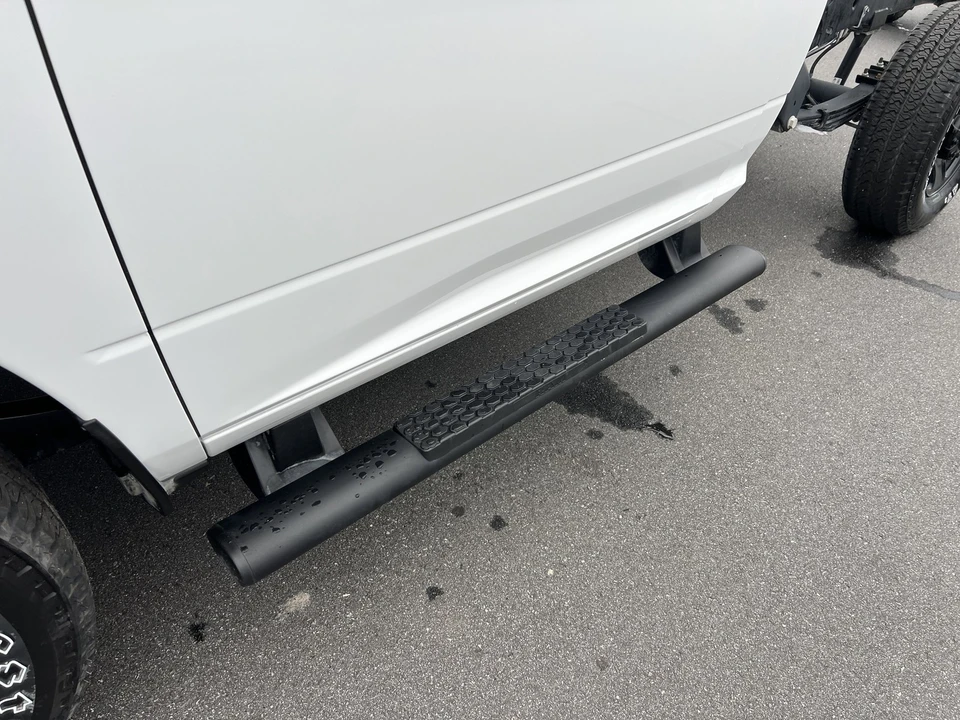 2025 Ram 3500 - Image 9 of 12