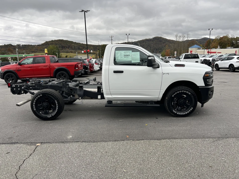 2025 Ram 3500 - Image 4 of 12