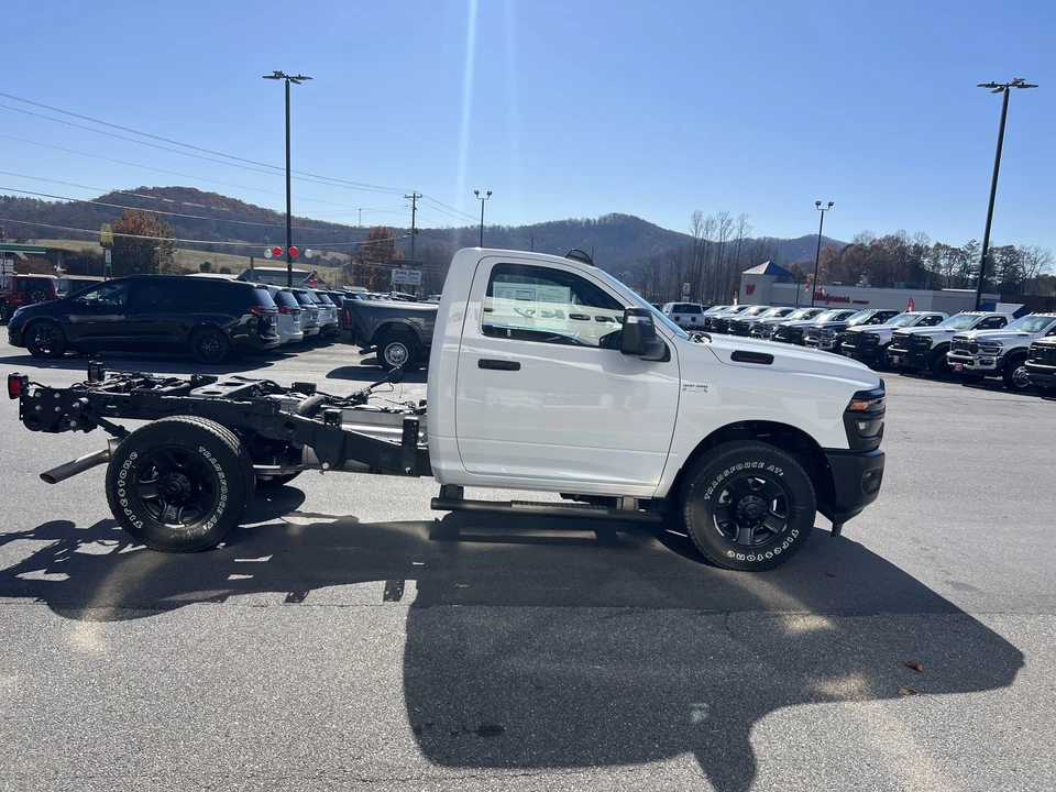 2025 Ram 3500 - Image 4 of 12