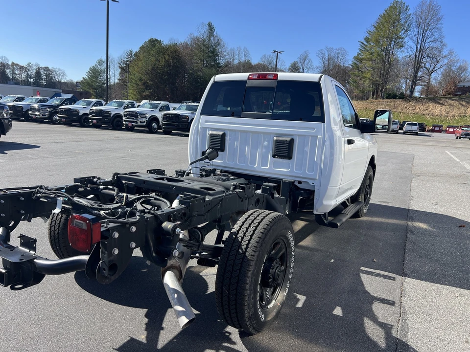 2025 Ram 3500 - Image 3 of 12