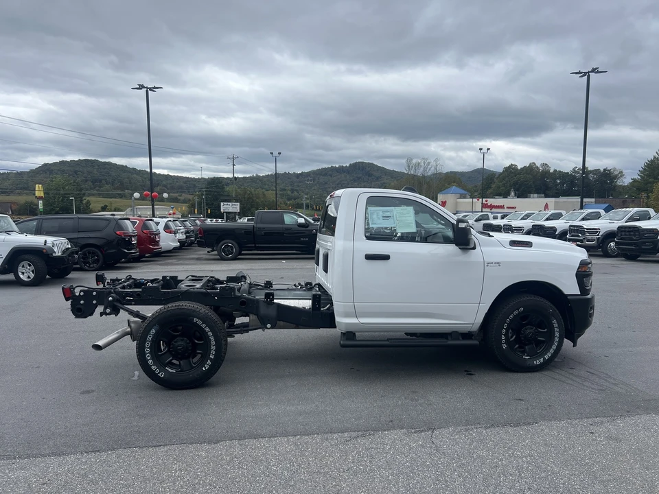 2025 Ram 3500 - Image 4 of 12