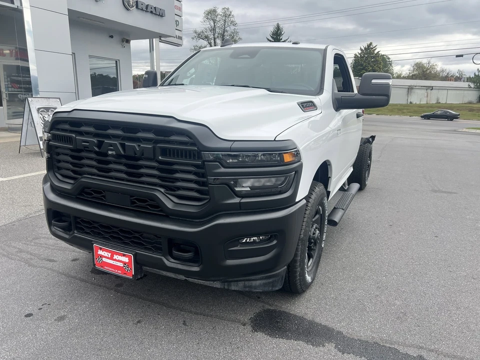 2025 Ram 3500 - Image 6 of 12