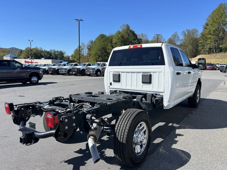 2025 Ram 3500 - Image 3 of 12
