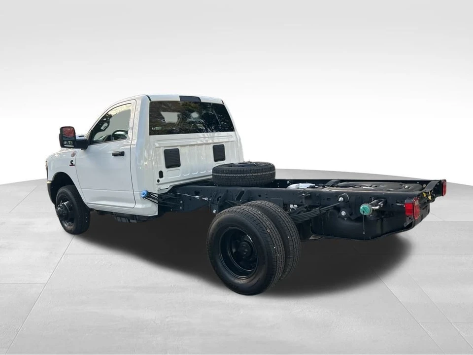 2025 Ram 3500 - Image 4 of 12