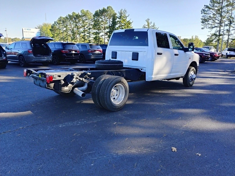 2025 Ram 3500 - Image 5 of 12