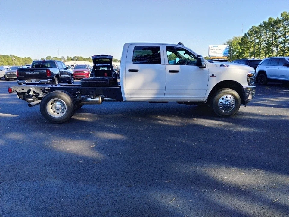 2025 Ram 3500 - Image 4 of 12