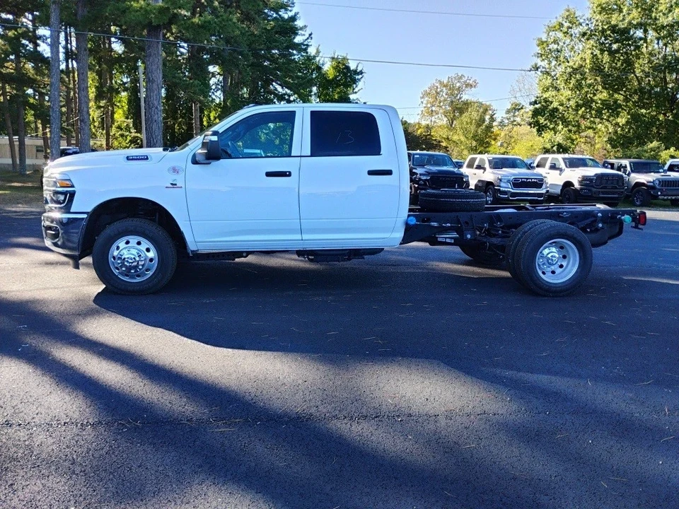 2025 Ram 3500 - Image 8 of 12
