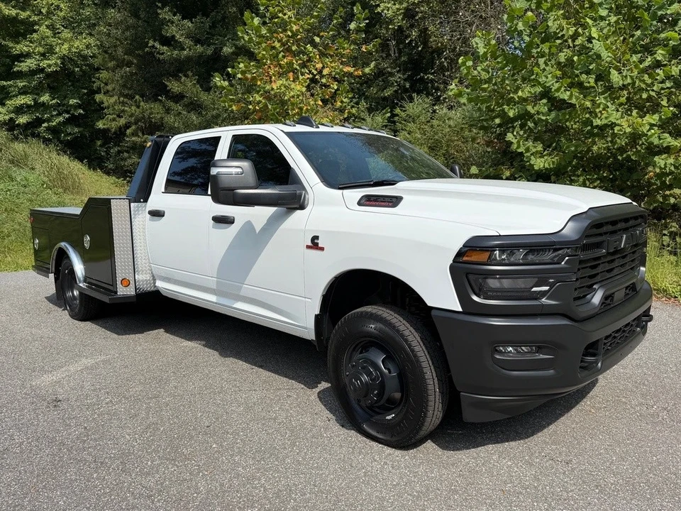2025 Ram 3500 - Image 5 of 12