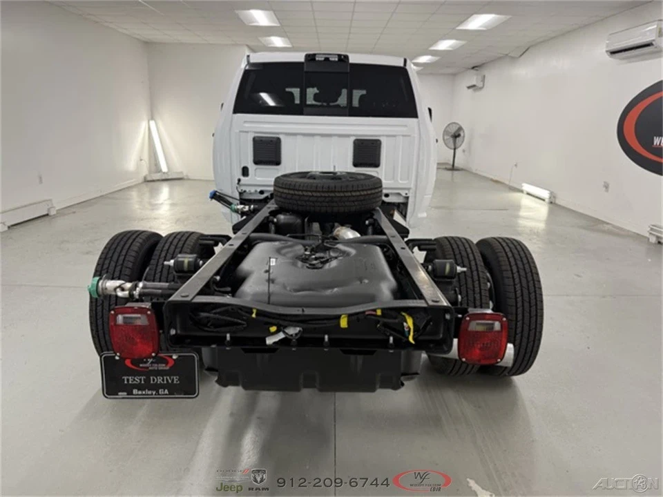 2025 Ram 3500 - Image 7 of 12