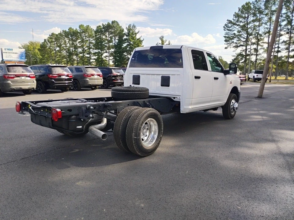 2025 Ram 3500 - Image 5 of 12