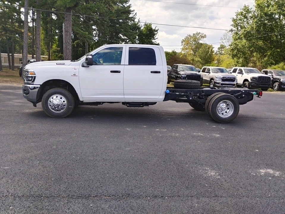2025 Ram 3500 - Image 8 of 12