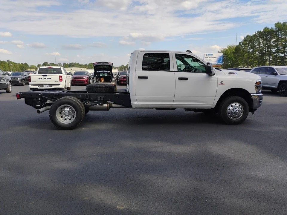 2025 Ram 3500 - Image 4 of 12