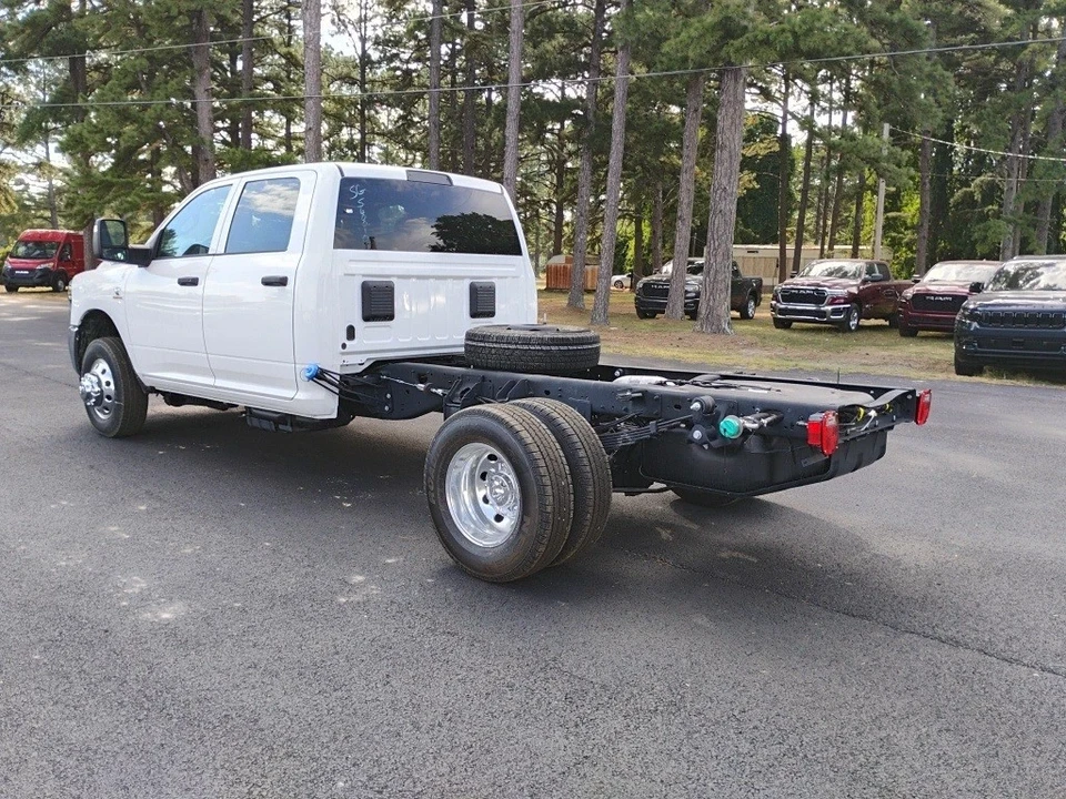 2025 Ram 3500 - Image 7 of 12