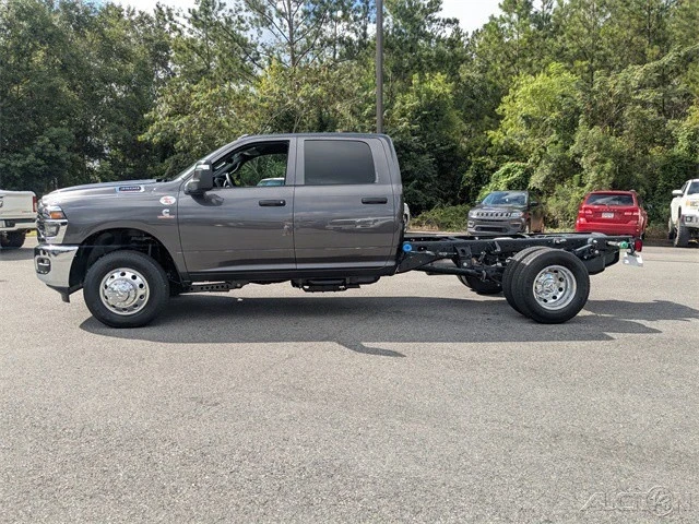 2025 Ram 3500 - Image 7 of 12