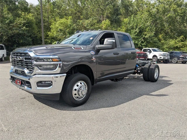 2025 Ram 3500 - Image 8 of 12