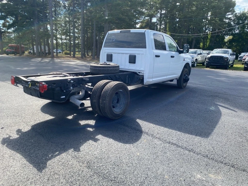 2025 Ram 3500 - Image 5 of 12